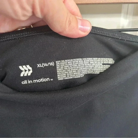 EUC barely worn All in Motion black legging. Great pockets. Comfy fabric. 14/16 - Picture 5 of 7